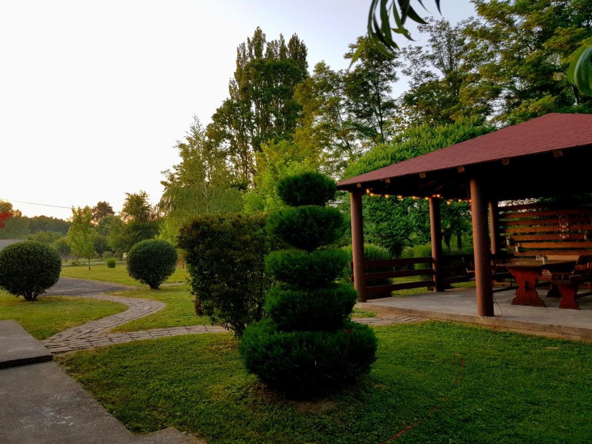 Kuca Za Odmor Rubic Villa Vinkovci Ngoại thất bức ảnh